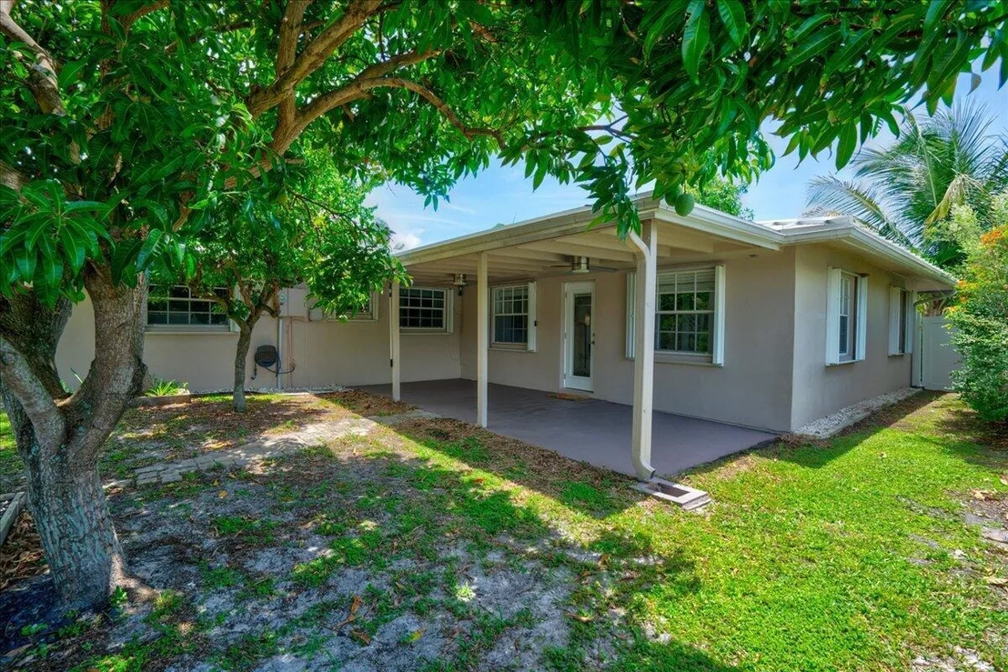 Photo of 39 SE 9th Avenue