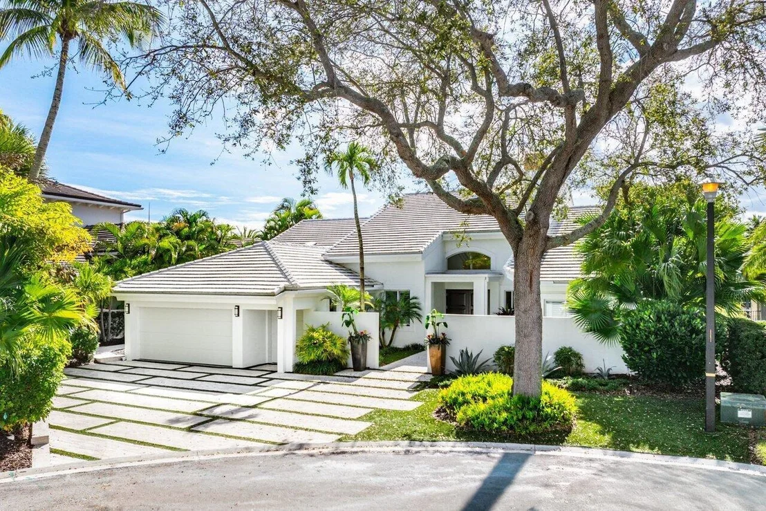 Photo of 215 Island Drive
