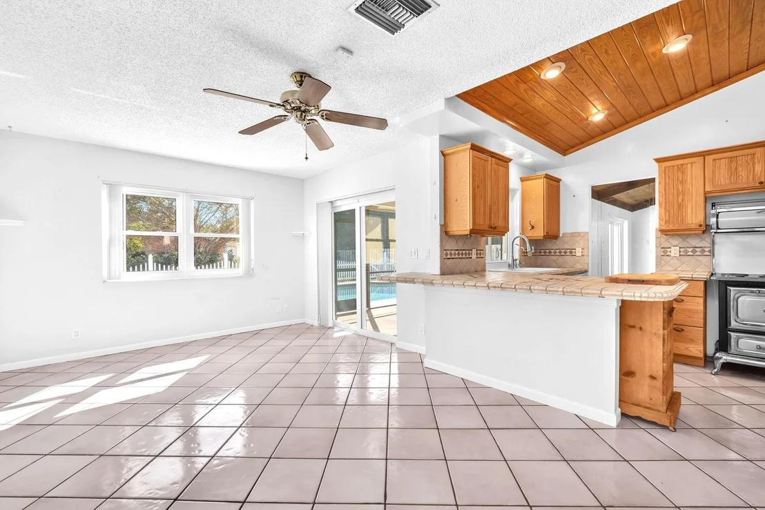 Photo of 5054 Beechwood Road