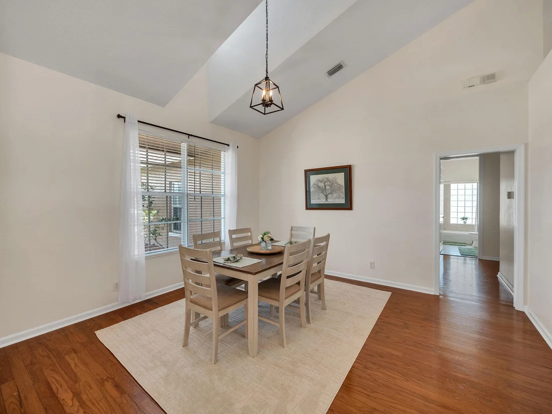 Photo of 8465 Mandarin Boulevard