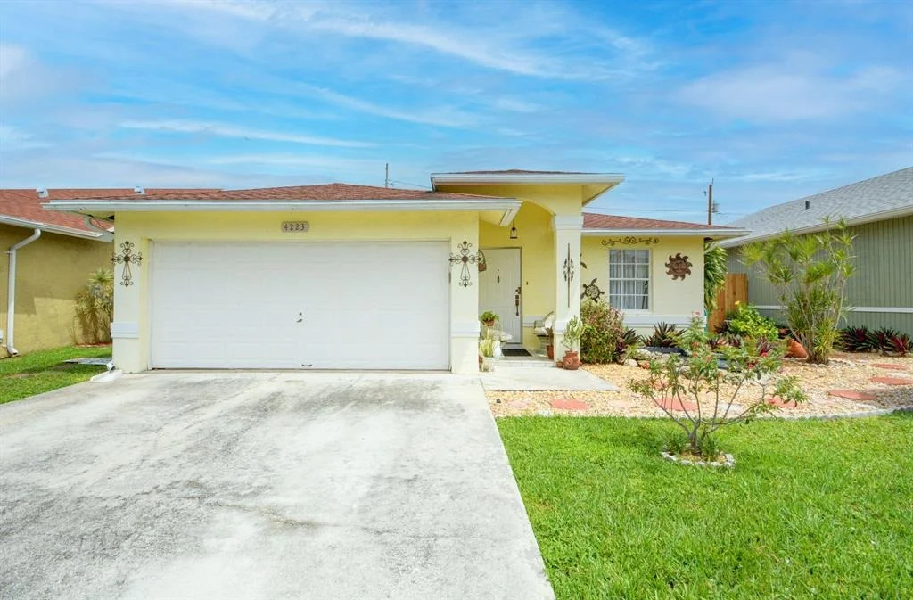 Photo of 4223 Willowood Lane