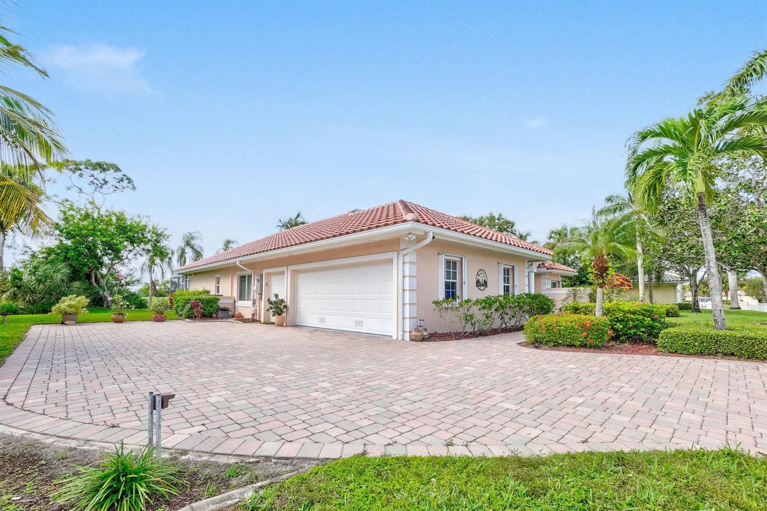 Photo of 8137 SE Double Tree Drive