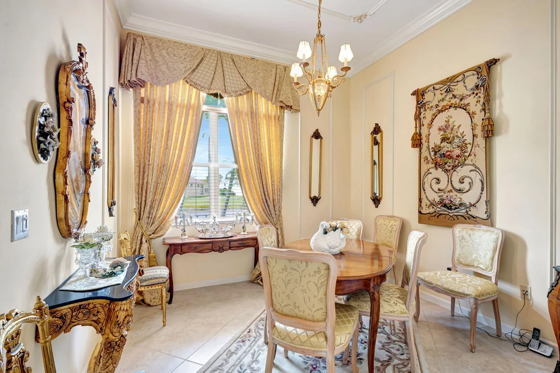 Photo of 9544 Via Elegante