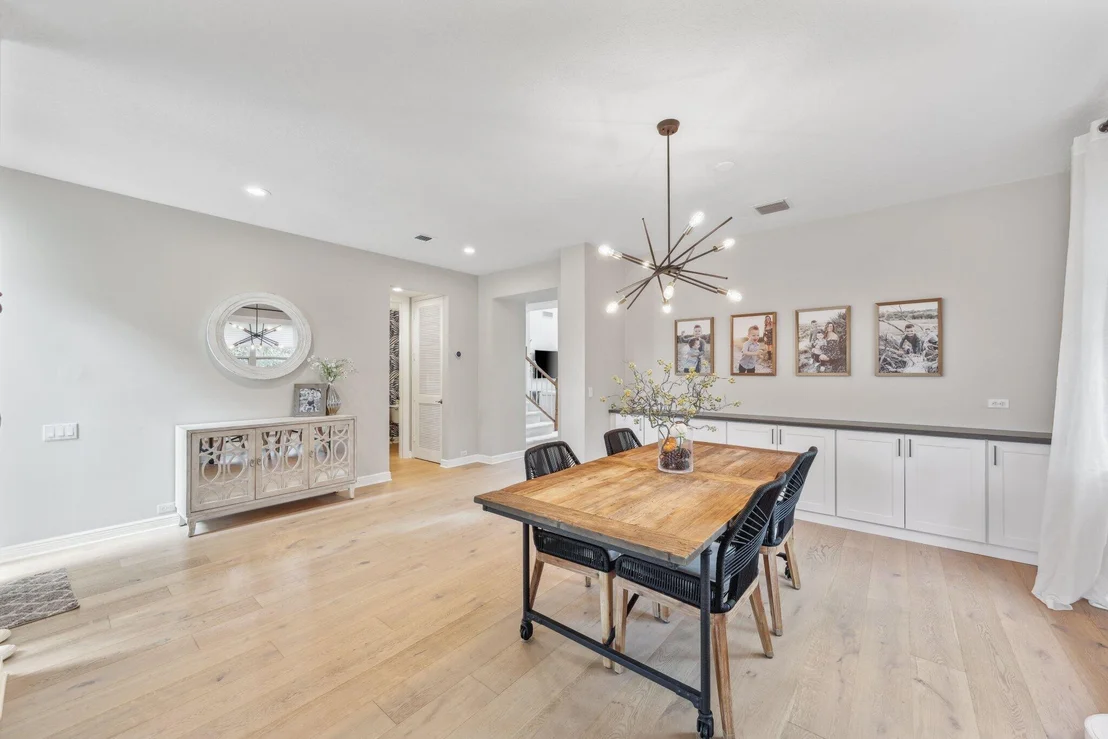 Photo of 423 Meadowlark Drive
