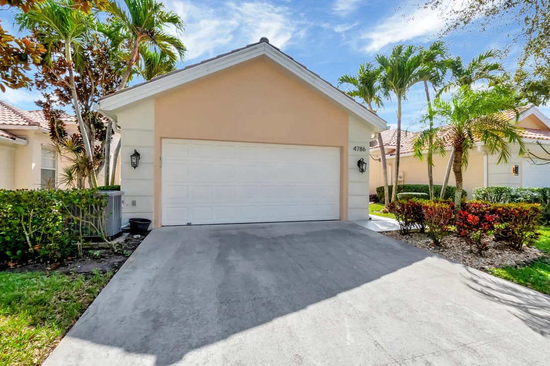 Photo of 4786 Temple Drive