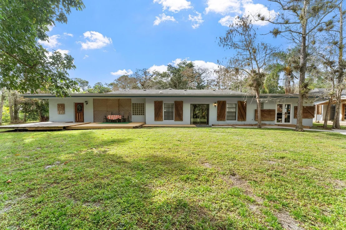 Photo of 3182 Custer Avenue