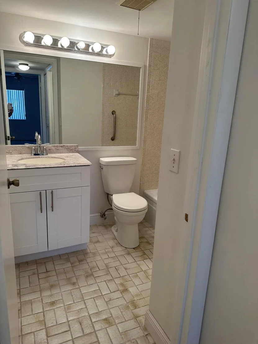 Photo of Unit B1 at 305 Pine Ridge Circle