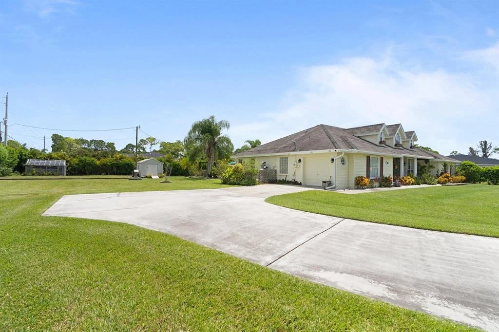 Photo of 7166 Avocado Boulevard