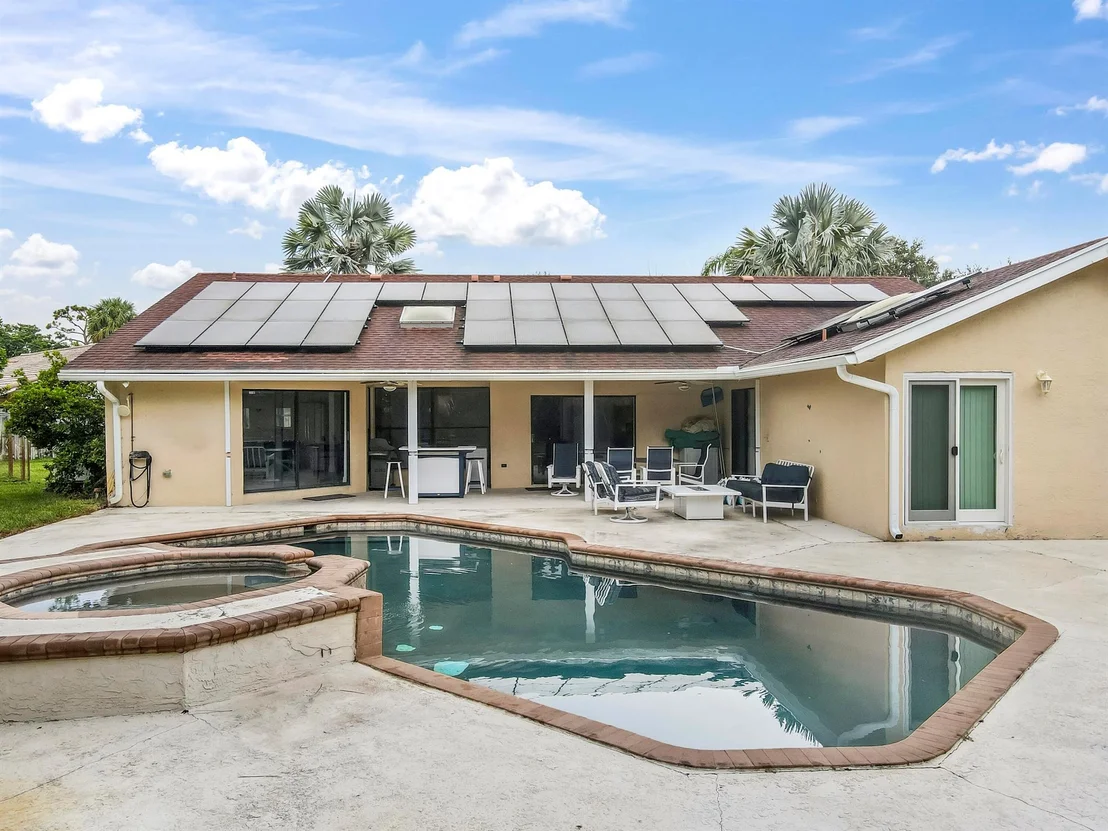 Photo of 4100 NW 7th Lane