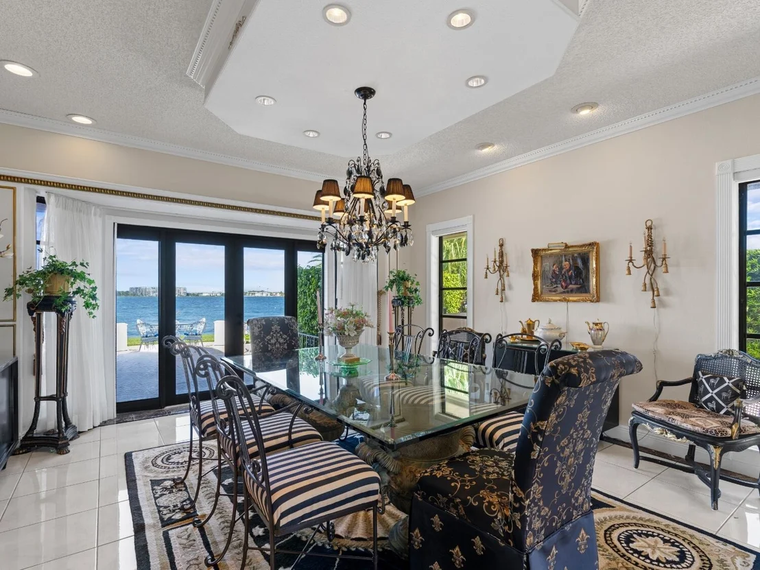 Photo of 1010 Pine Point Road