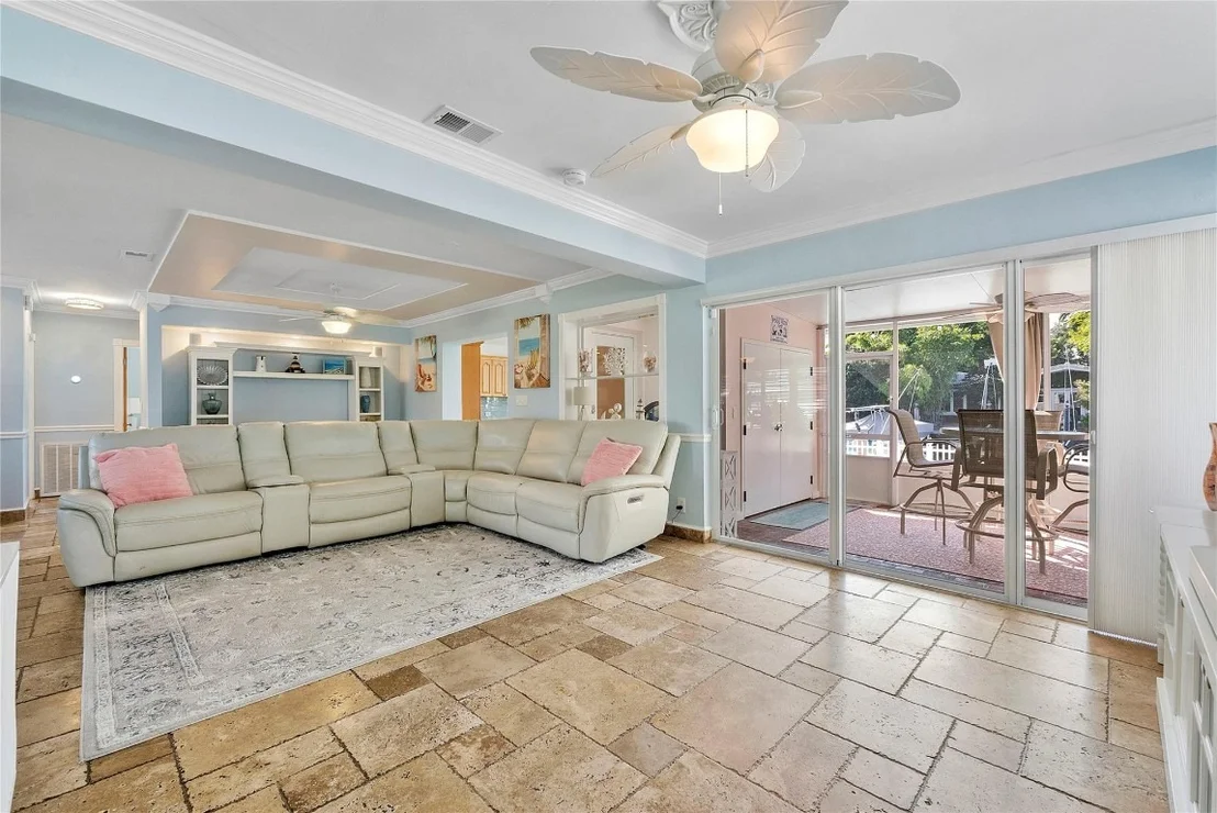 Photo of 731 SE 4th Avenue