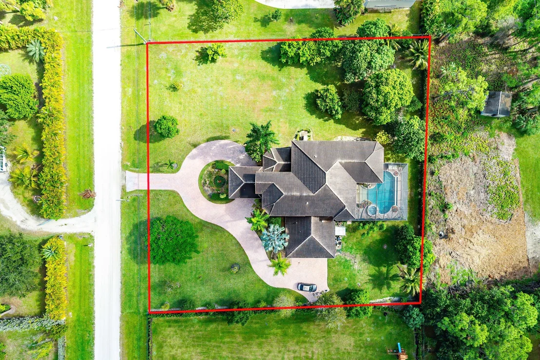 Photo of 17560 69th Street N