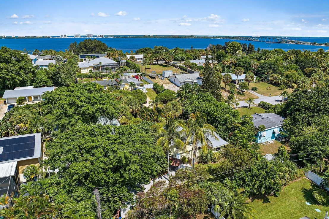 Photo of 4166 NE Sunset Drive