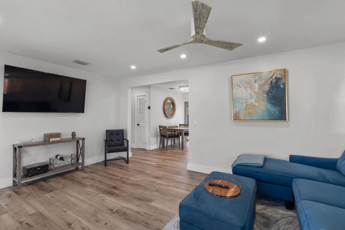 Photo of 918 SE 3RD Avenue
