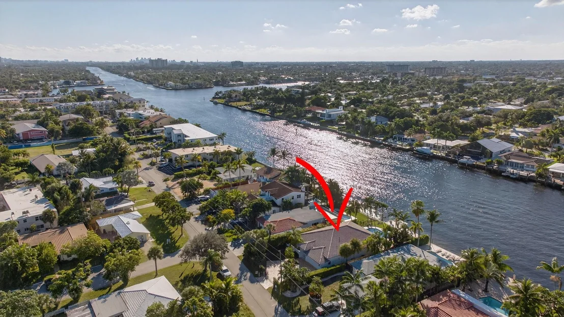 Photo of 513 S Riverside Drive