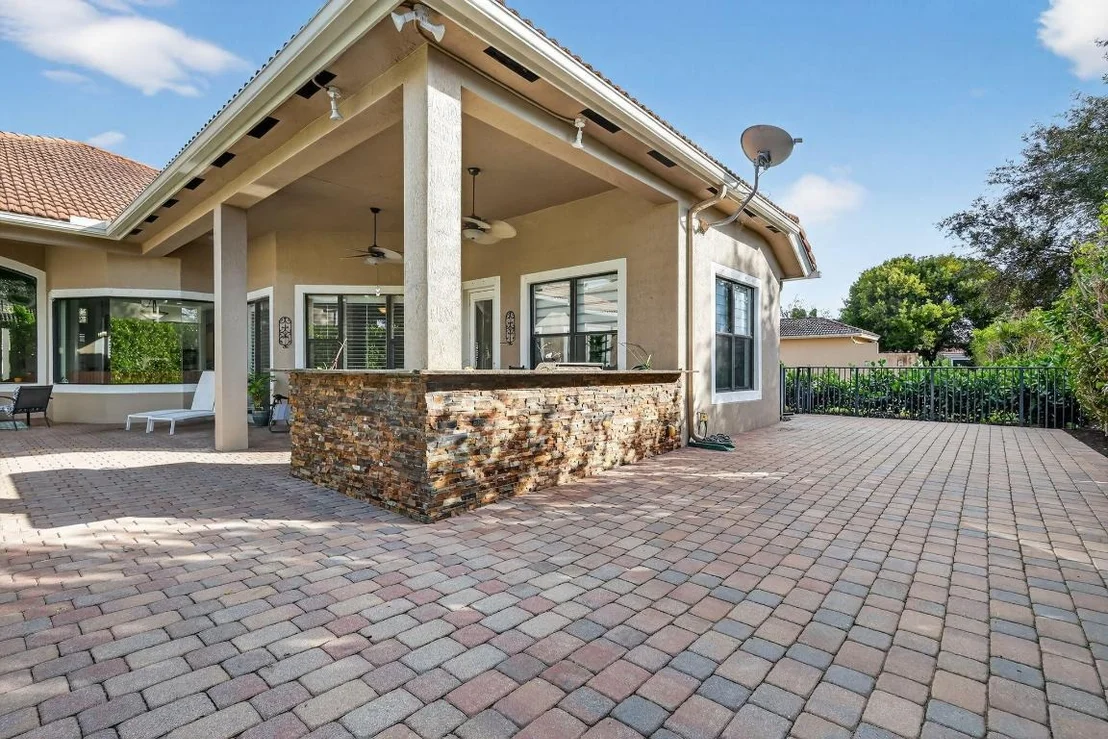 Photo of 16091 Rosecroft Terrace