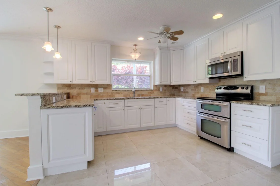 Photo of 949 GREENSWARD Lane