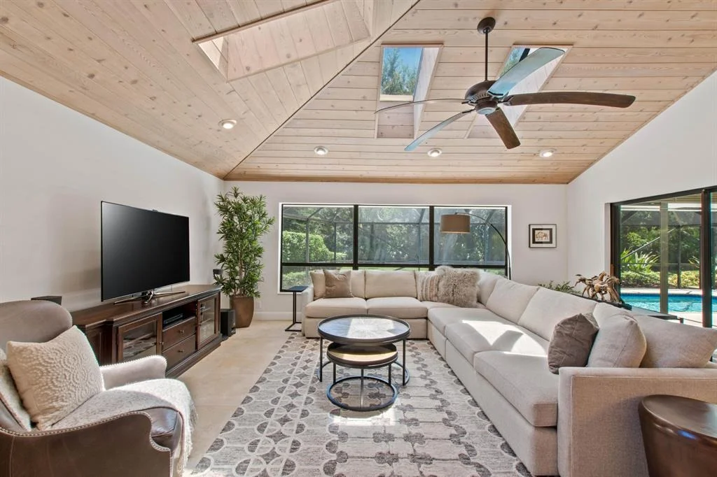 Photo of 4376 Pine Tree Drive