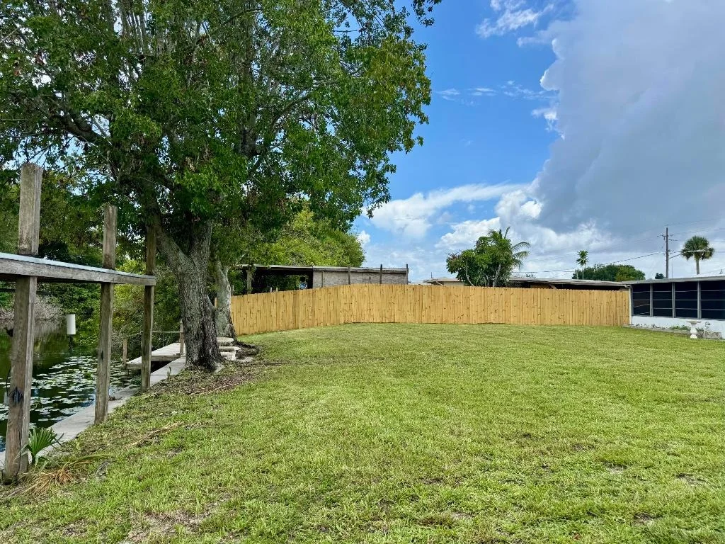 Photo of 1397 Lake Drive W