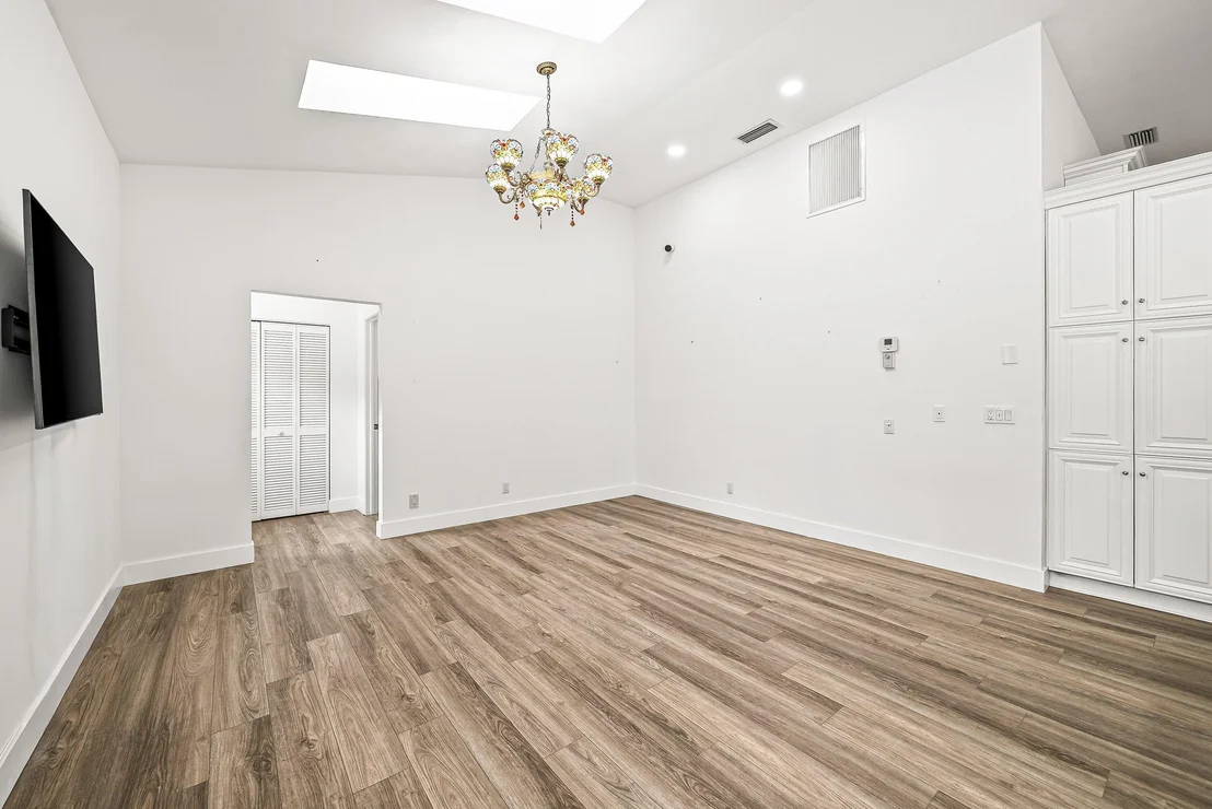 Photo of 230 Eagleton Estate Boulevard
