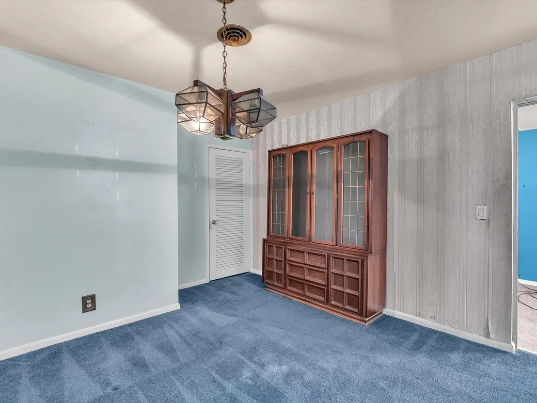 Photo of 533 Riverside Drive