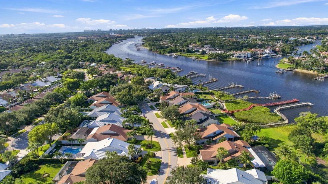 Photo of 352 River Edge Road