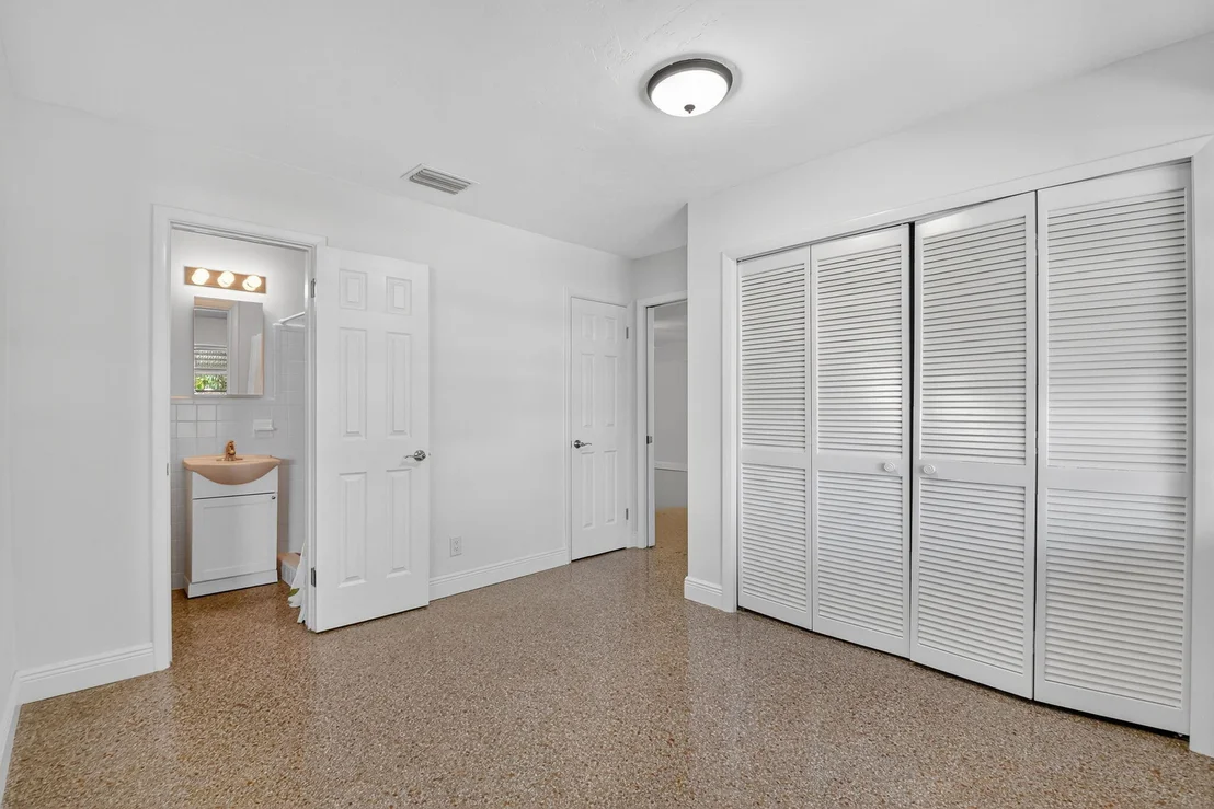 Photo of 702 Sunset Drive