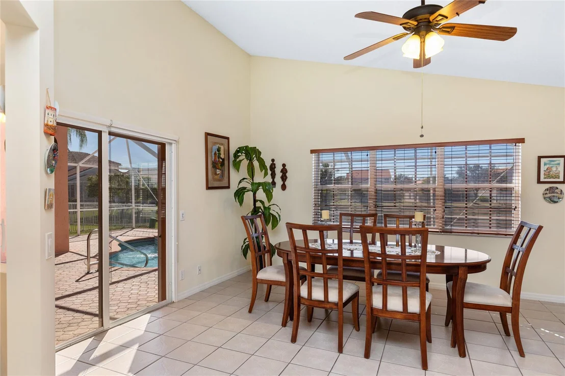 Photo of 1041 SW Cedar Falls Drive