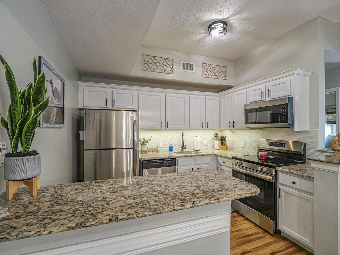 Photo of Unit 103 at 536 7TH Square