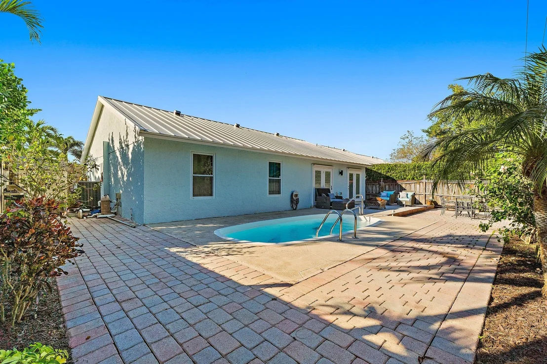 Photo of 162 Greentree Circle