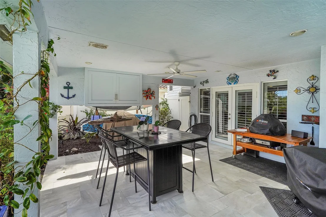 Photo of 340 SE 5th Avenue