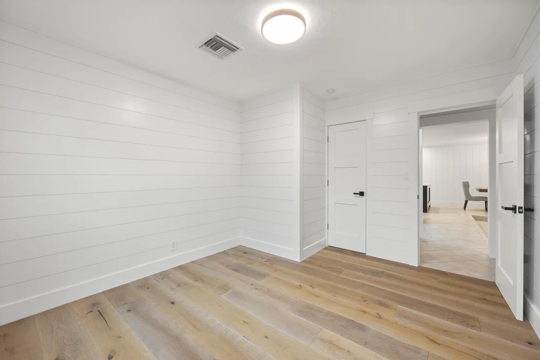 Photo of 370 Mars Avenue