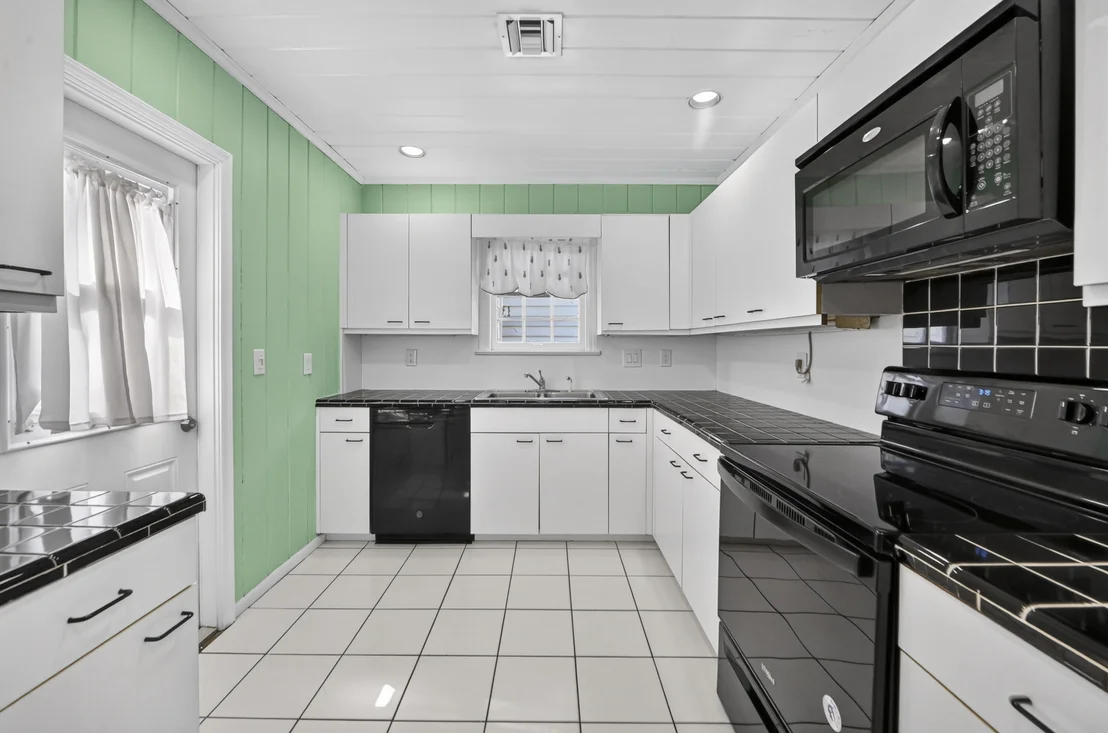 Photo of 53 Palm Square