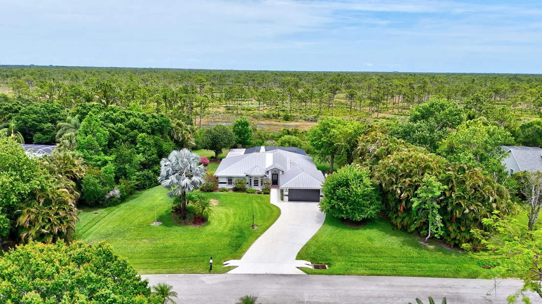Photo of 895 SE Waterside Way