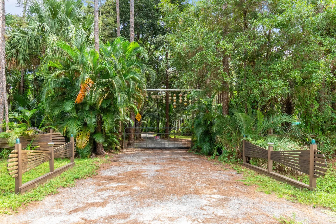 Photo of 16550 96th Terrace N