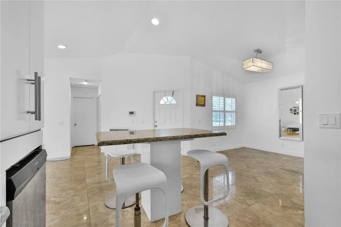 Photo of 1451 Garden Road