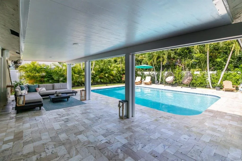 Photo of 611 Sunshine Drive