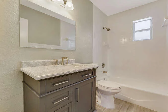 Photo of 508 W Whitney Drive