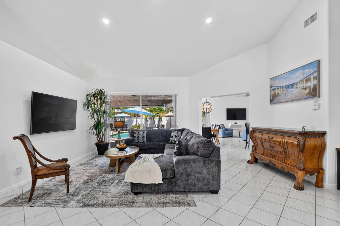 Photo of 703 AVOCET Road