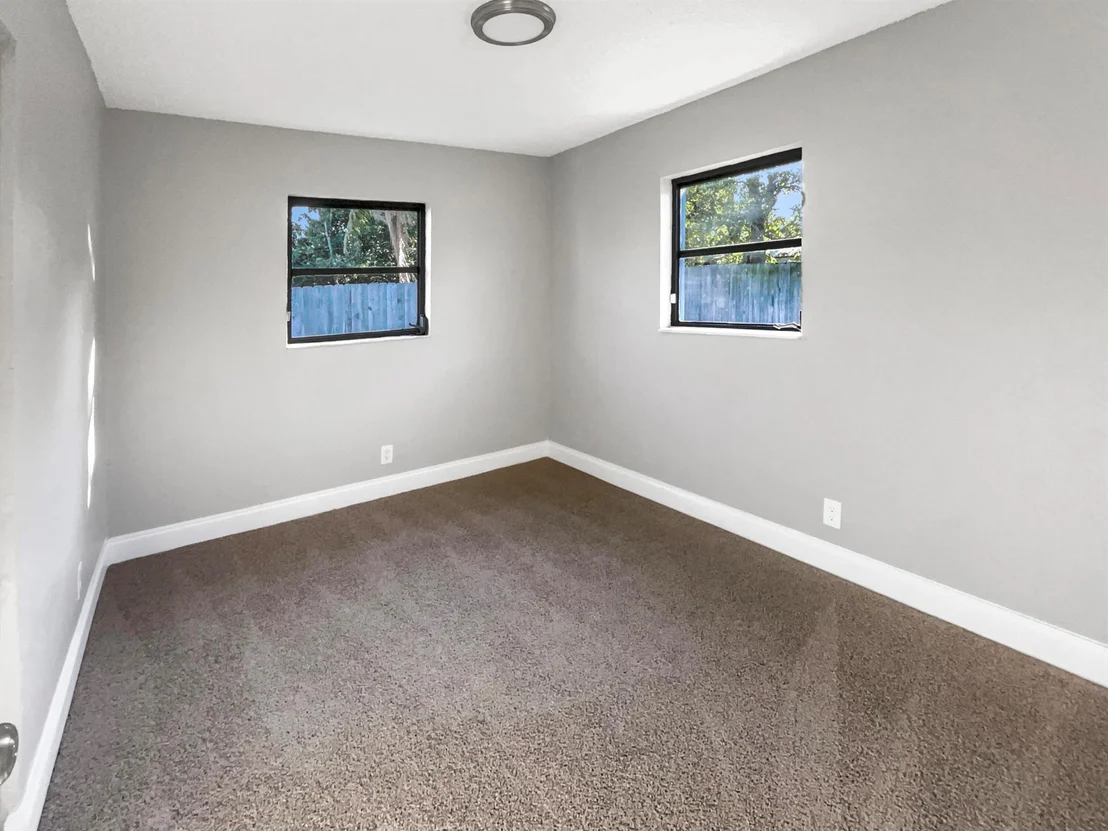 Photo of 631 Alpine Avenue