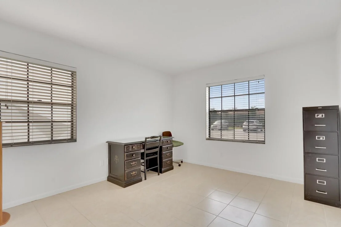 Photo of Unit F at 501 Pinecrest Circle