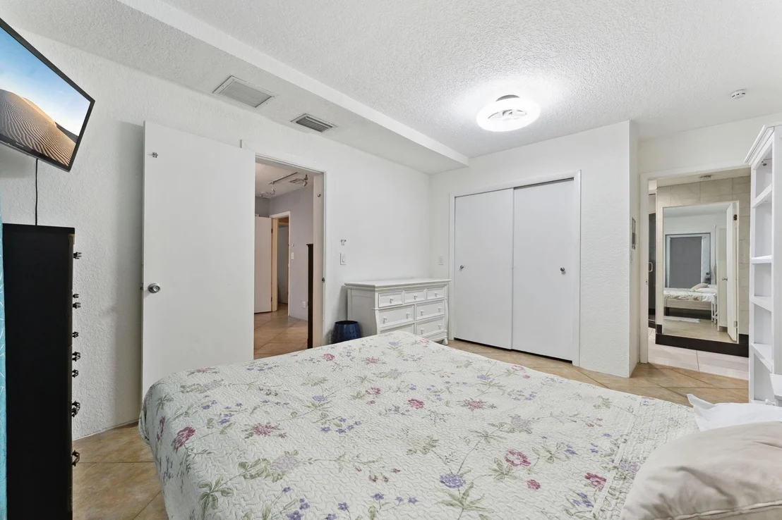 Photo of 718 NW 9th Avenue