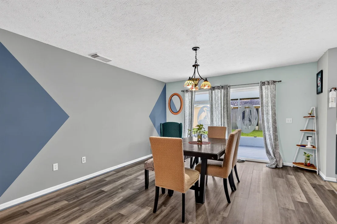 Photo of 6672 Campanilla