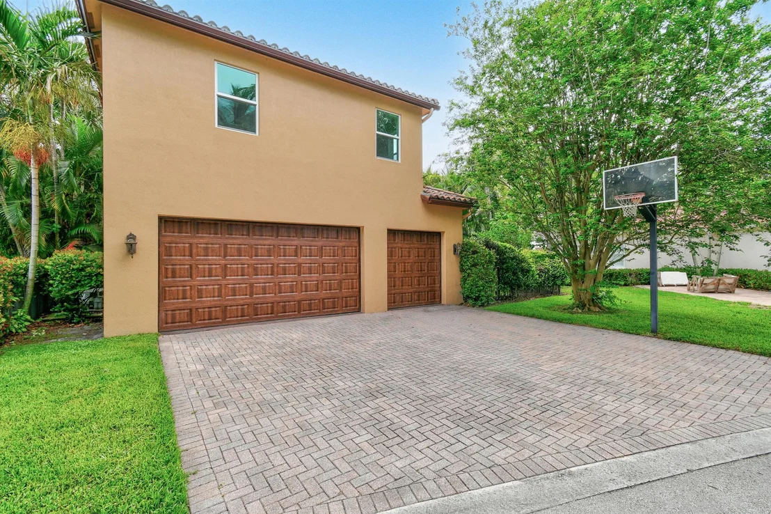 Photo of 138 Santiago Drive