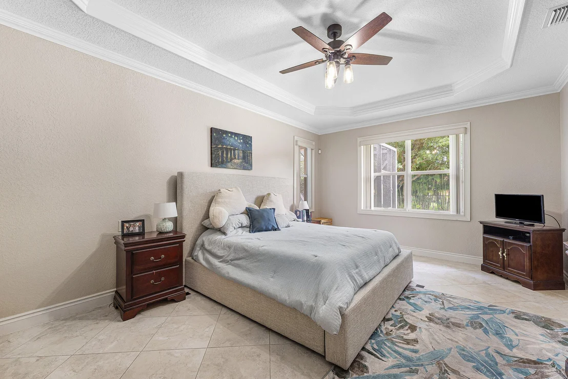 Photo of Unit 310 at 310 VENICE Boulevard