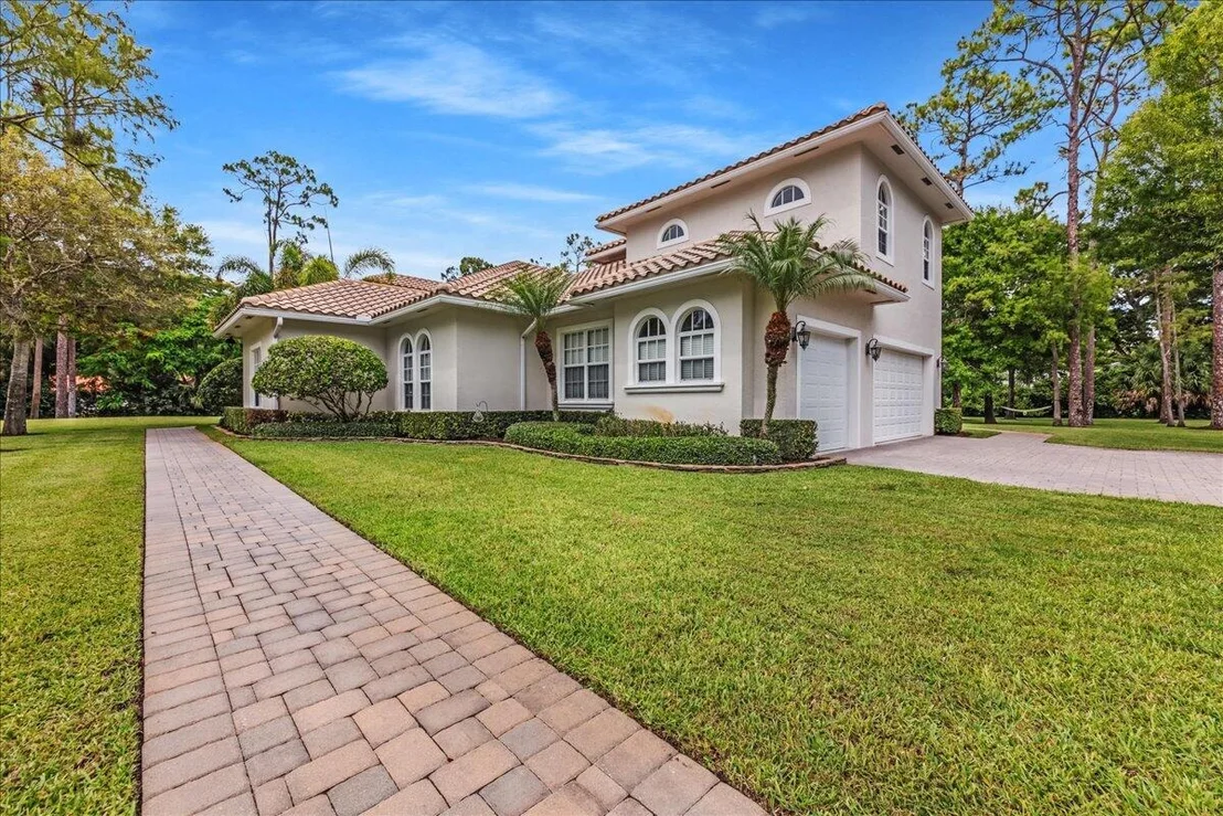 Photo of 378 Squire Drive