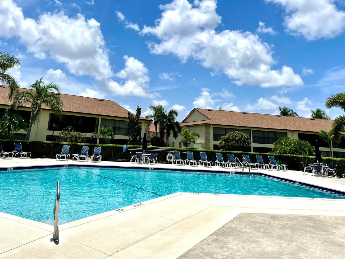 Photo of Unit E at 1501 Pinecrest Circle