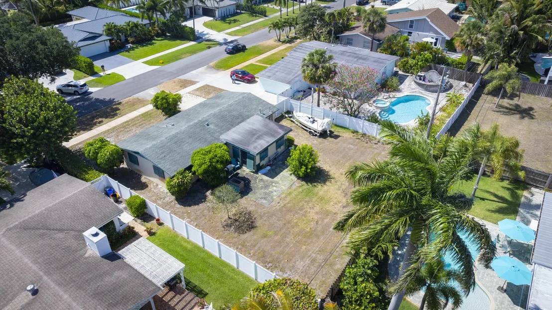 Photo of 736 Tradewind Drive