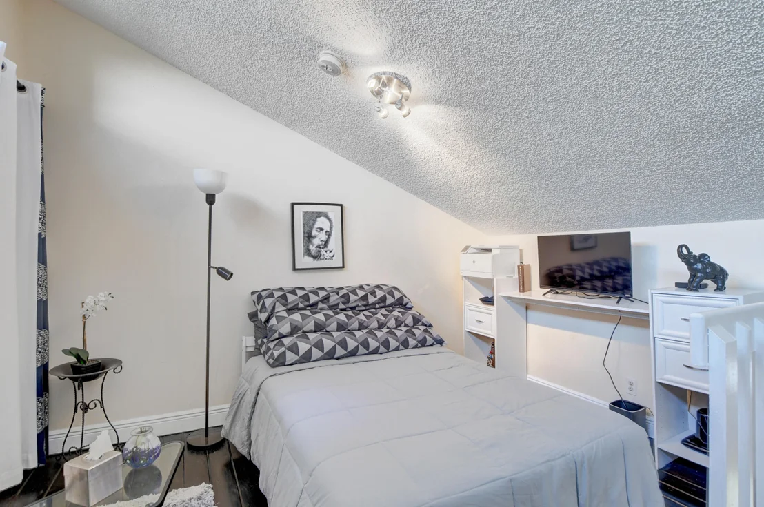Photo of Unit B at 5110 Nesting Way
