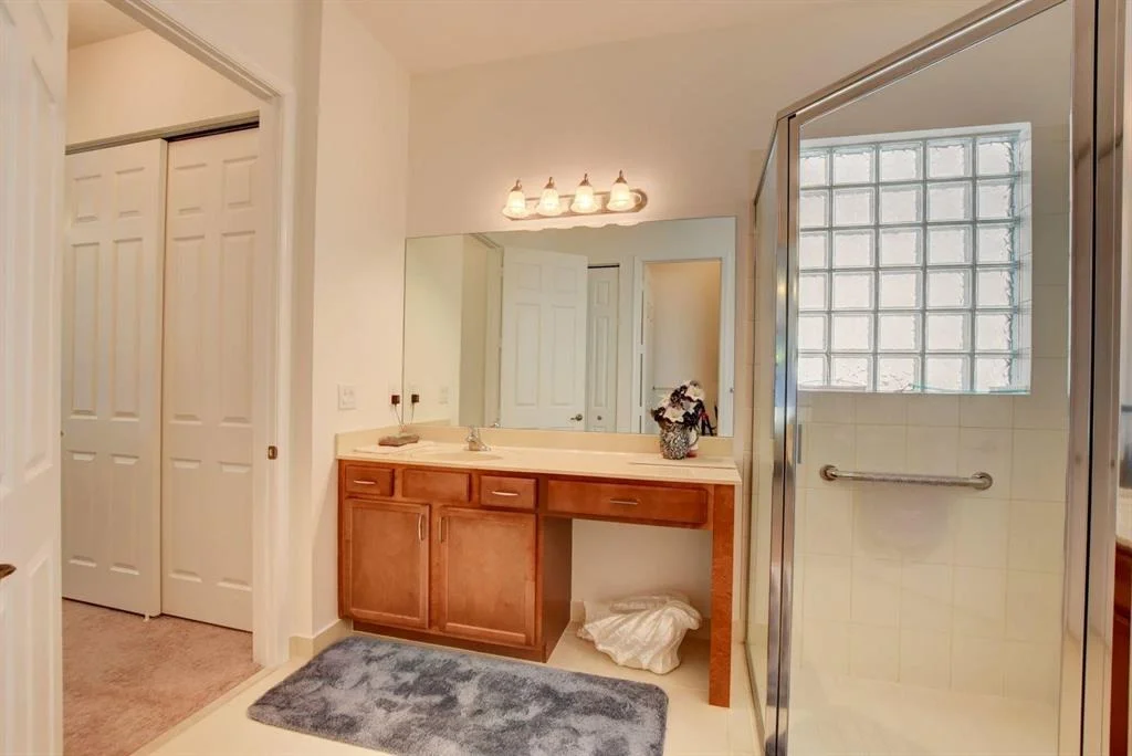 Photo of 8108 Baltic Amber Road